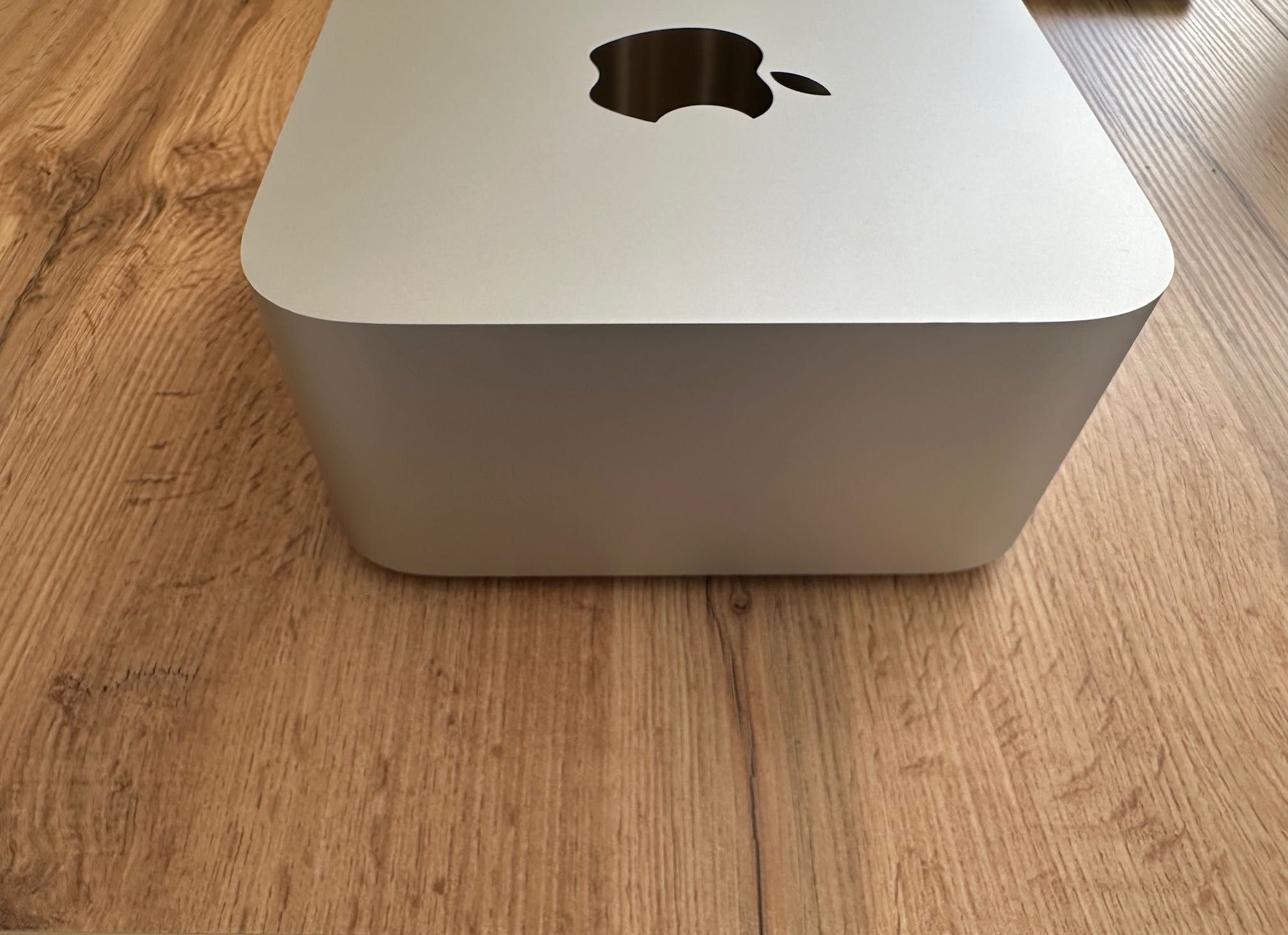 Mac Studio M1 MAX 10-Core CPU/ 24-Core GPU/ 32GB RAM/512GB SSD
