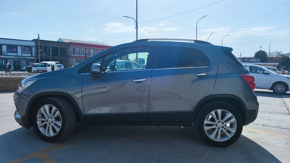 Chevrolet tracker sotiladi Шевроле трекер сотилади