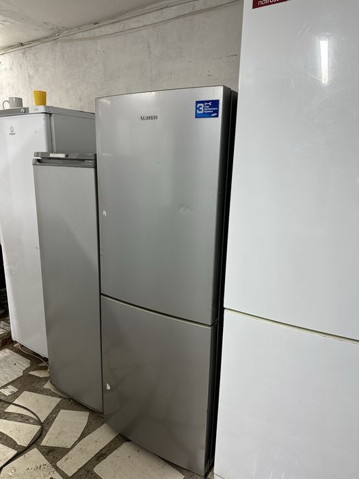 Продам холодилник в харошем состаяние