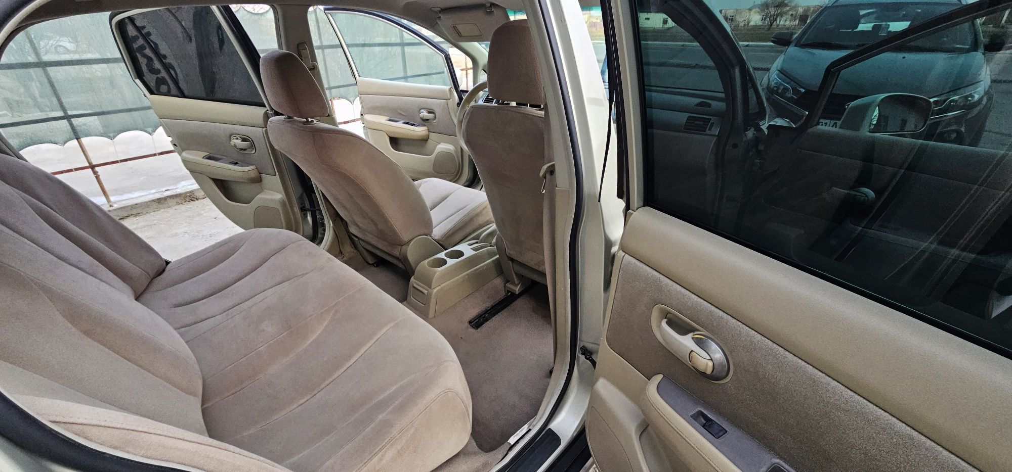 Nissan tiida 2008 sedan