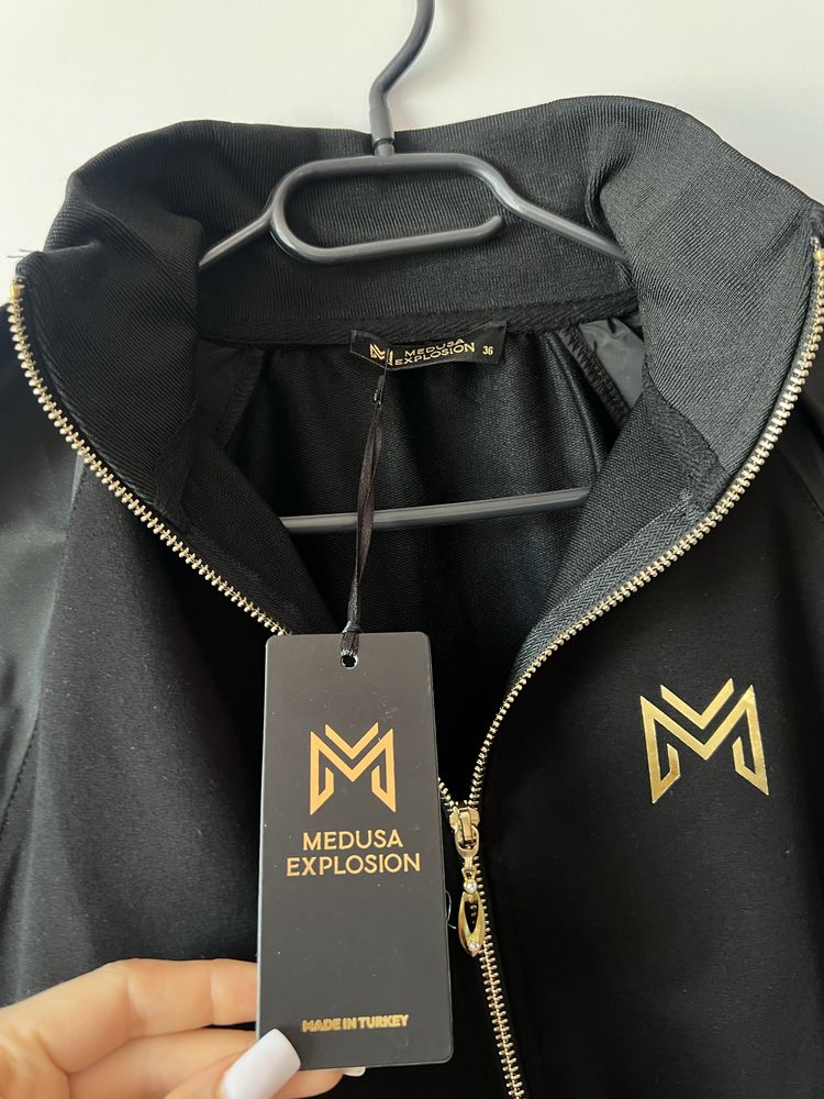 Costum sport damă din Turcia, mărimea XL
