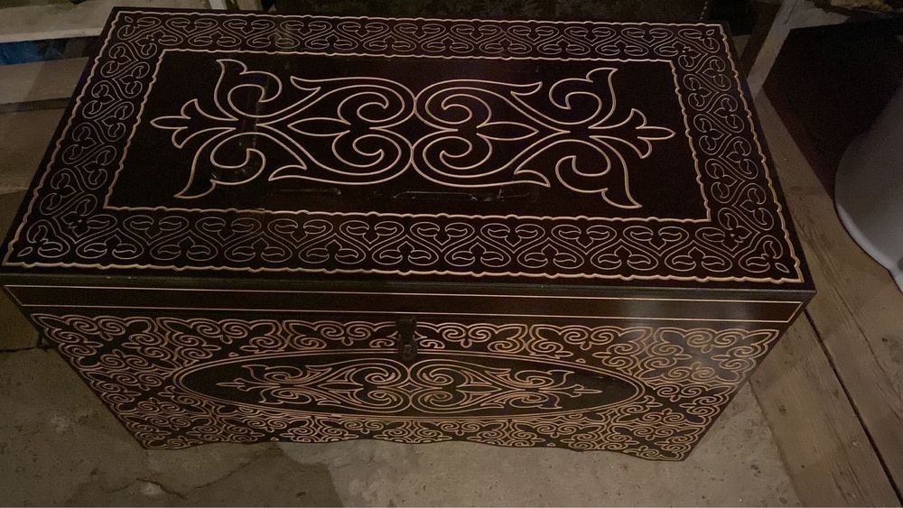 Продается сандық почти новый