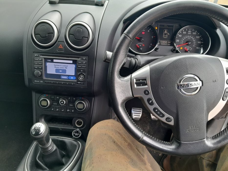 Dezmembrez NISSAN QASHQAI 15 D
