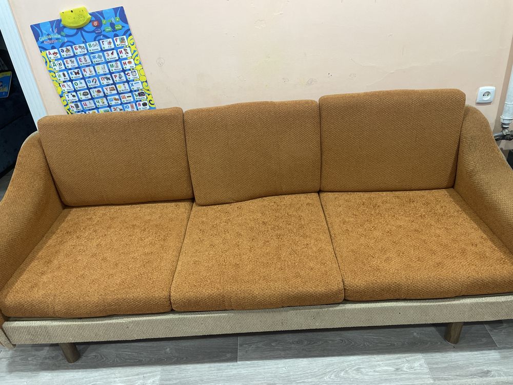 Продам диван с креслом