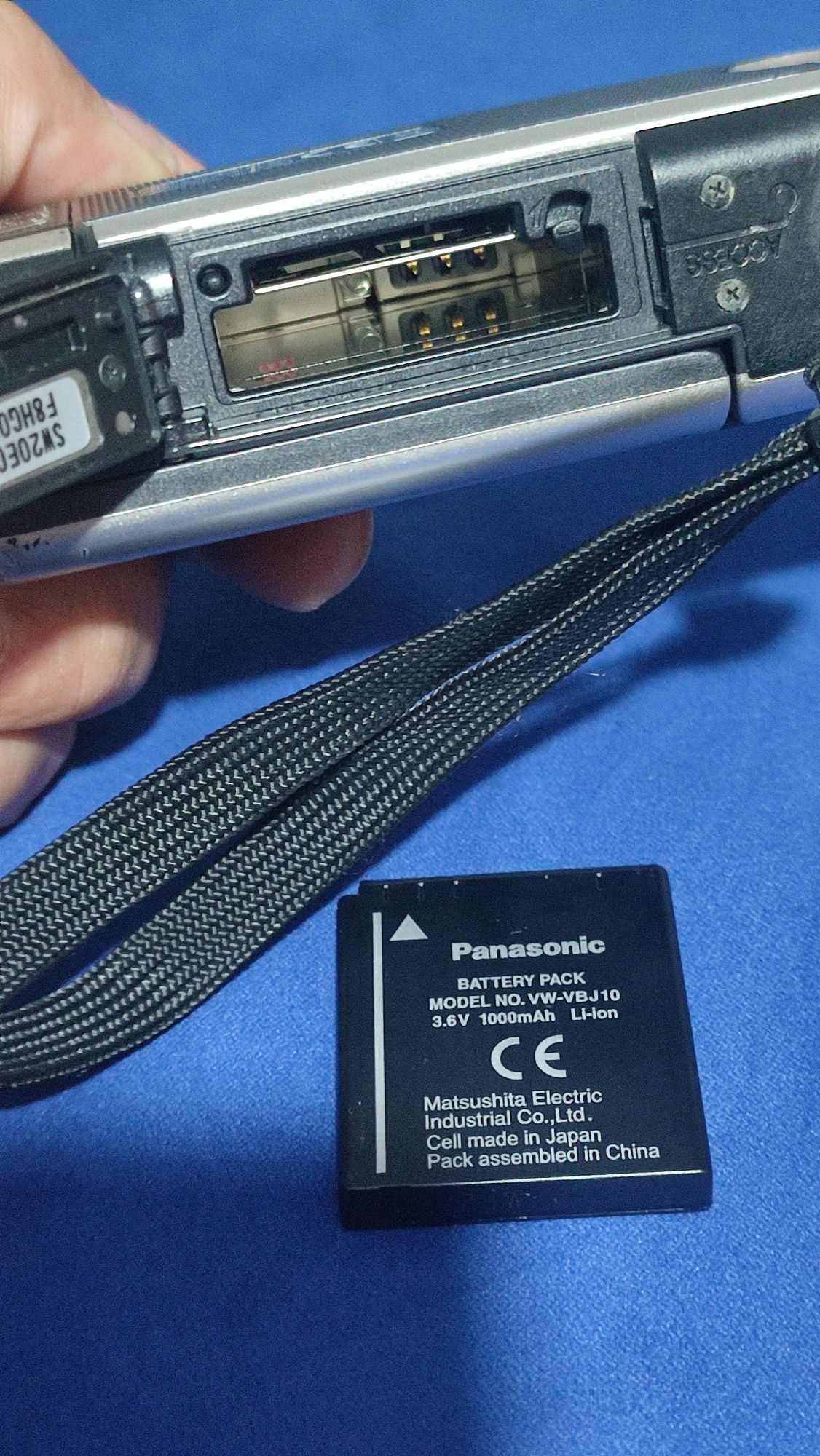 PANASONIC SDR-SW20 și JVC GZ-MC200E  camere video digitale, defecte.