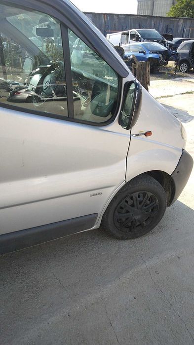 Usi Stanga/Dreapta laterale Renault Trafic 2010