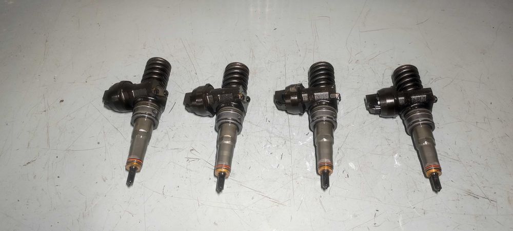 Injector volkswagen vw passat b6 1.9 TDI BLS cod 038130073bn CS