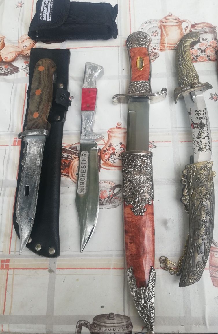 Set  10 cuțite de vânătoare