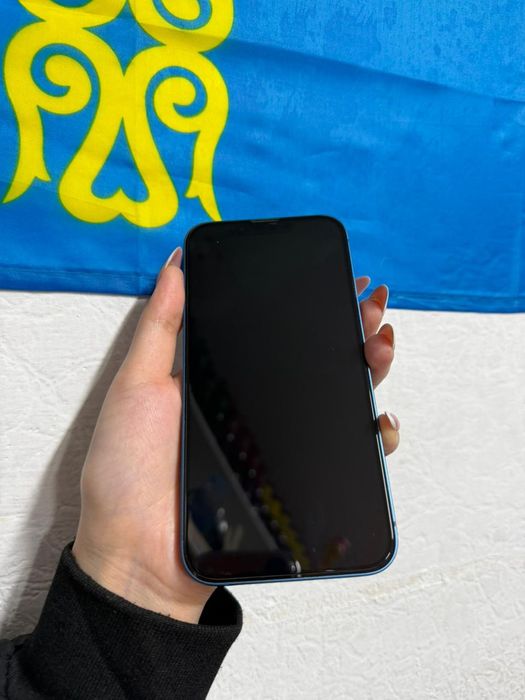 Продам Айфон 13 на 128 гб 
Документы коробка все есть
Не вскрывался.
А