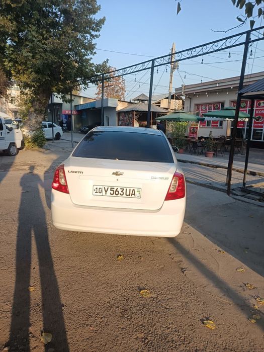 Lasetti sotiladi 2013 yil metan gaz!