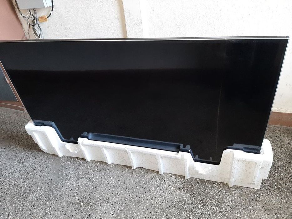 Телевизор Samsung 65 инча за ремонт