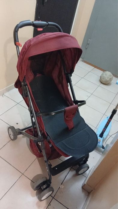 Продам коляску все работает не давно купили
