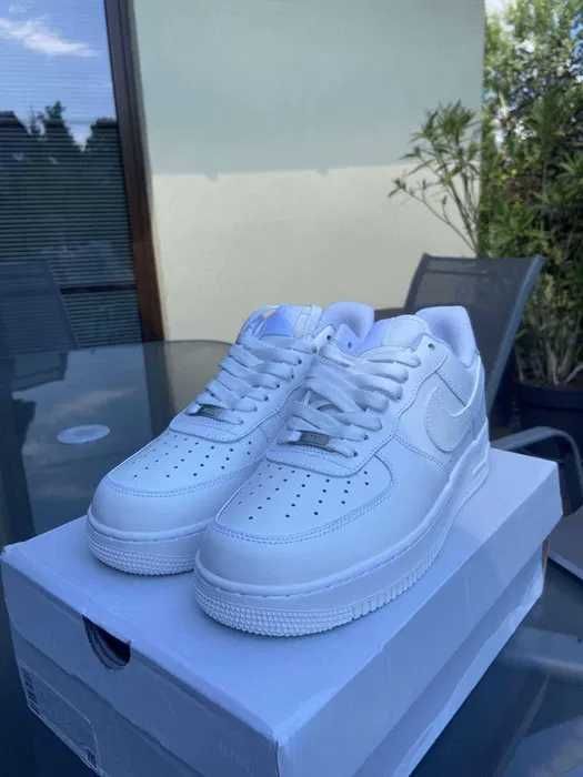 Adidasi De Sezon Nike Air Force 1 De Dama si De Barbati