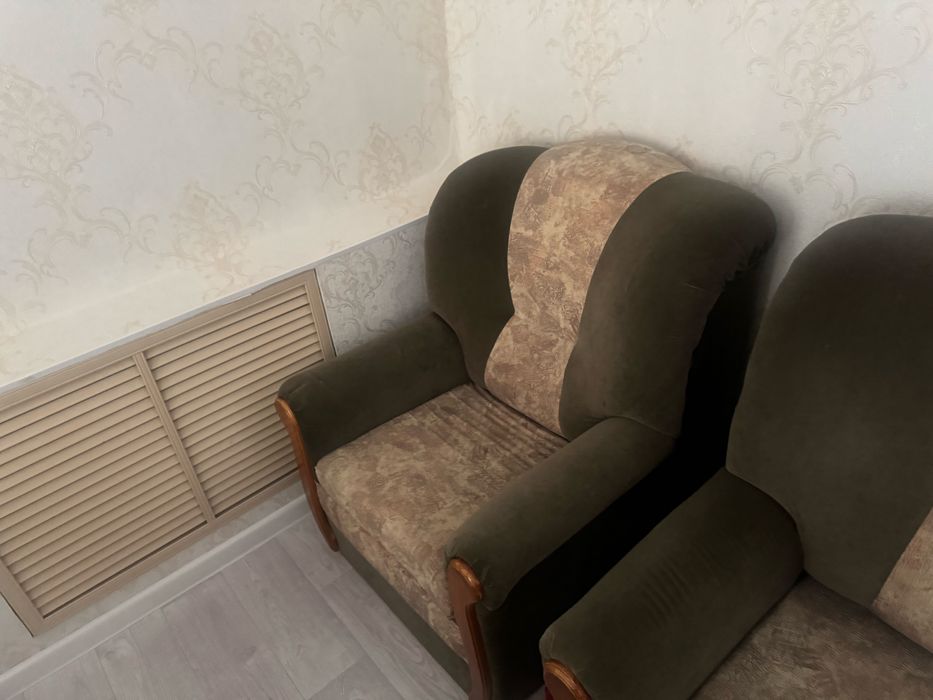 Продам диван и два кресло