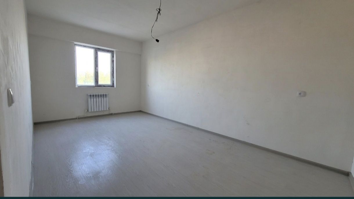 kvartira sotiladi 2 xonali.