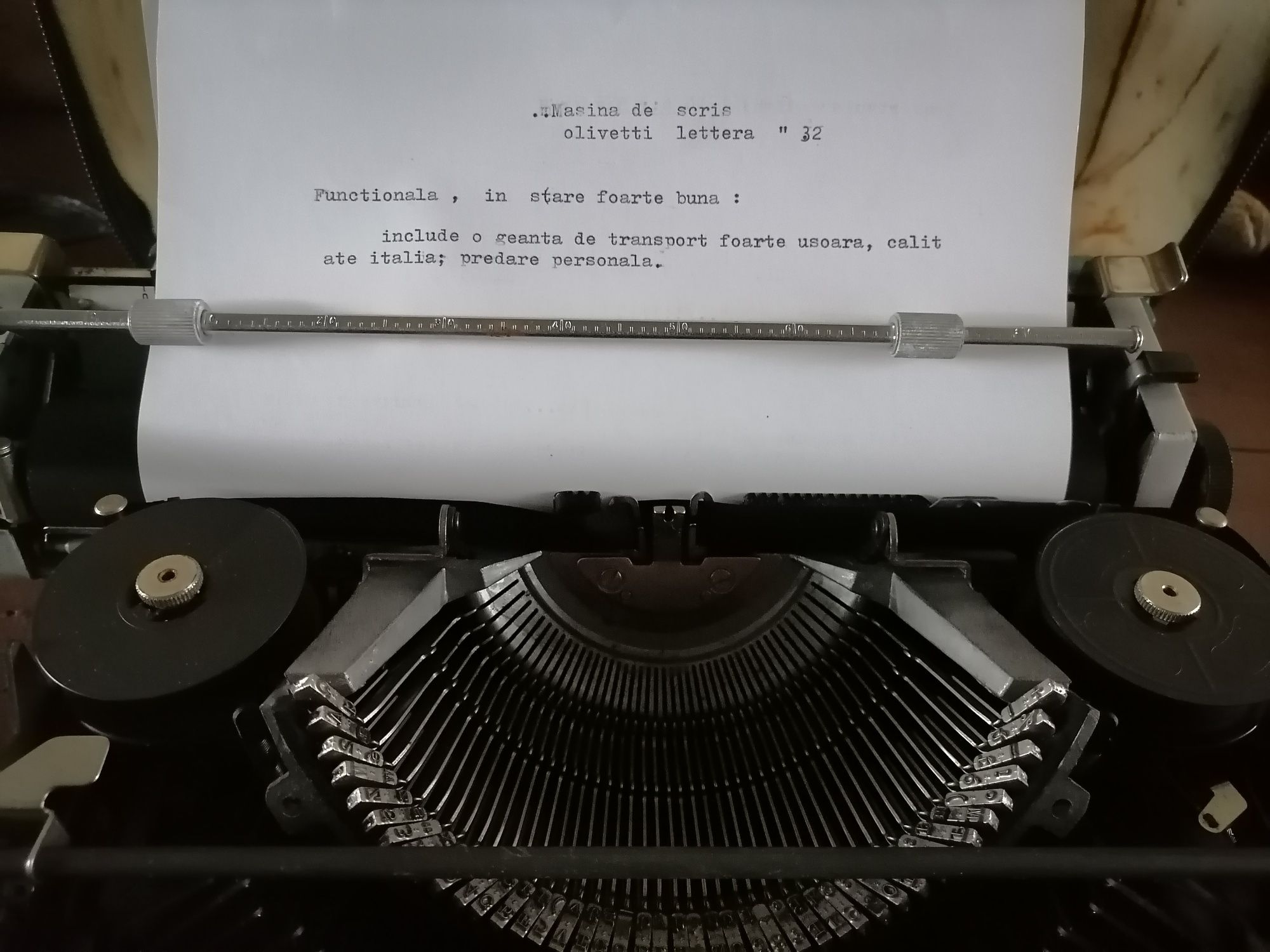 Mașina de scris Olliveti Lettera 32