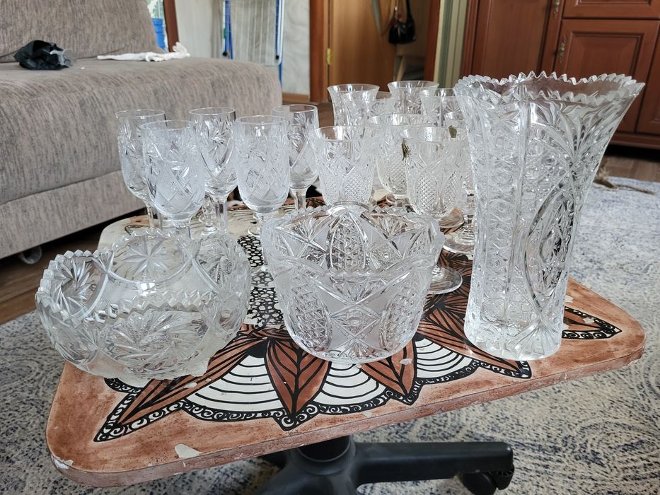 Продам хрустальные фужеры и вазы
