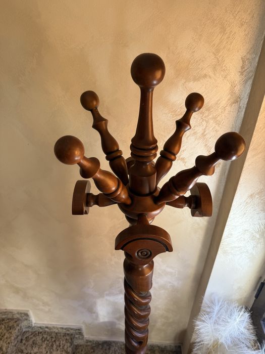 Cuier din lemn masiv