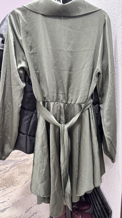 Сатенена туника в зелен цвят