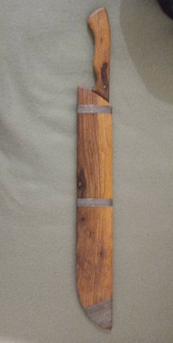 Ръчно изработен нож с кания