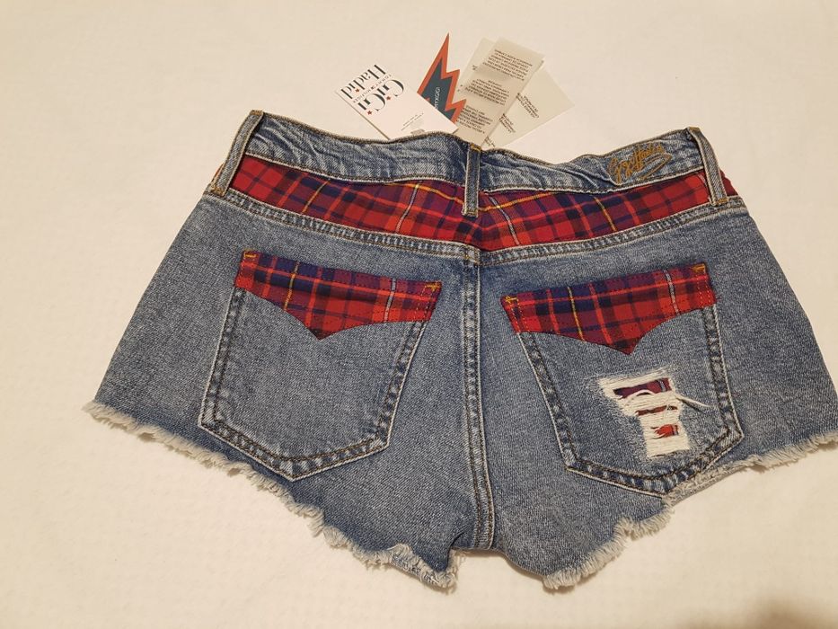 Pantaloni scurti GIGI HADID  Tommy Hilfiger marimea 25 sexy