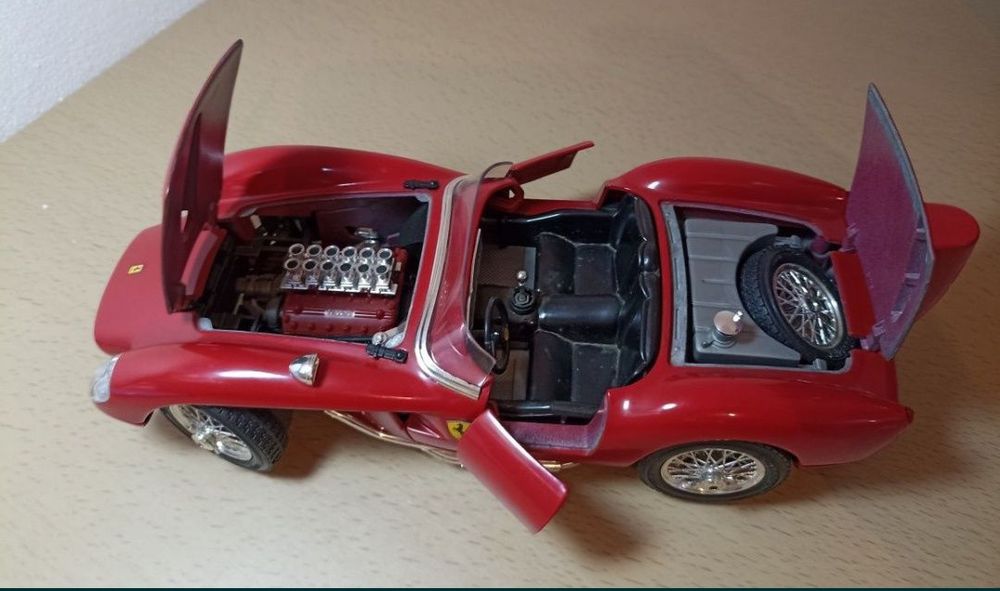 Ferrari testarossa bburago 1:18