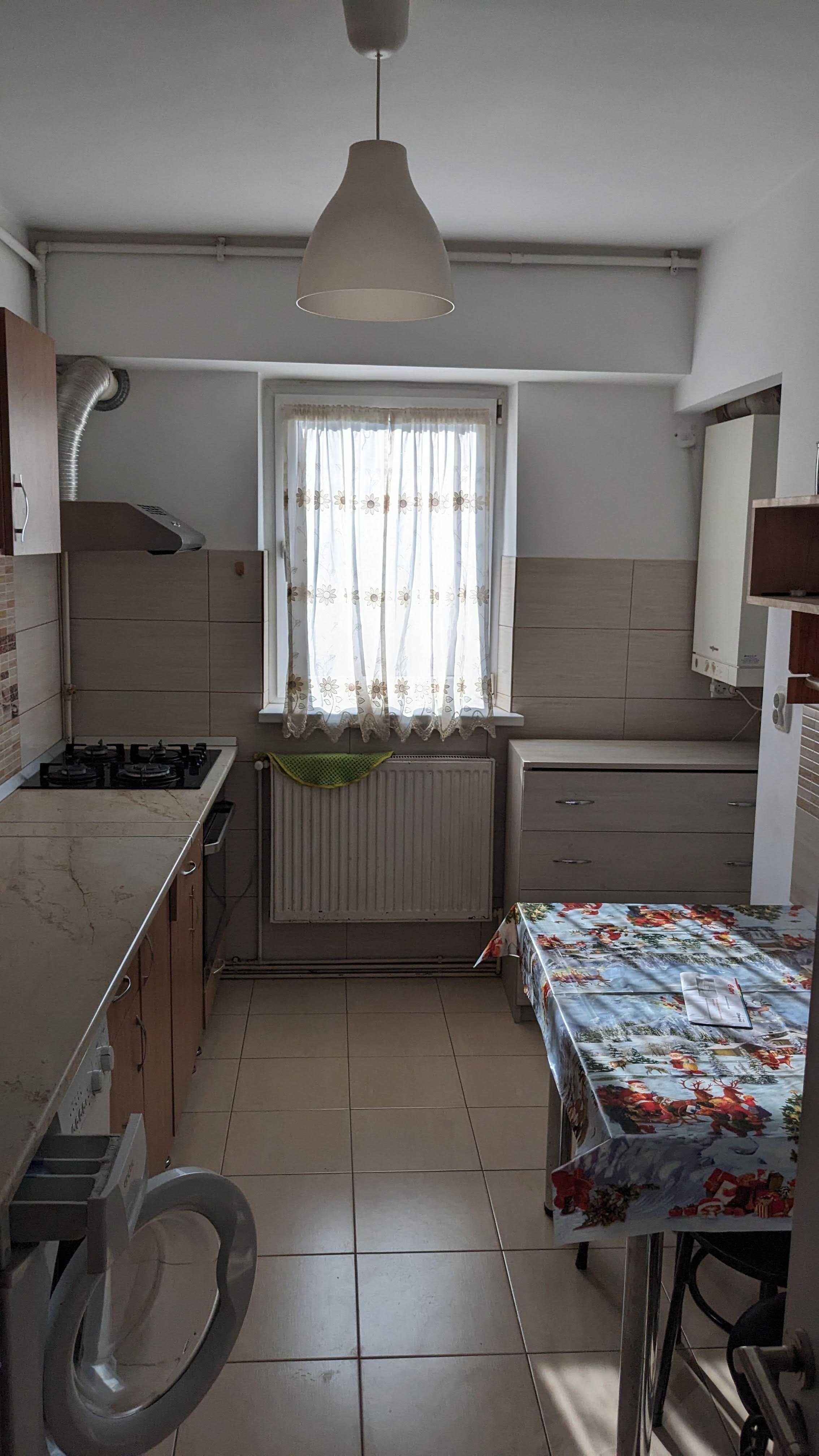 Inchiriez apartament cu 2 camere in Valea Aurie