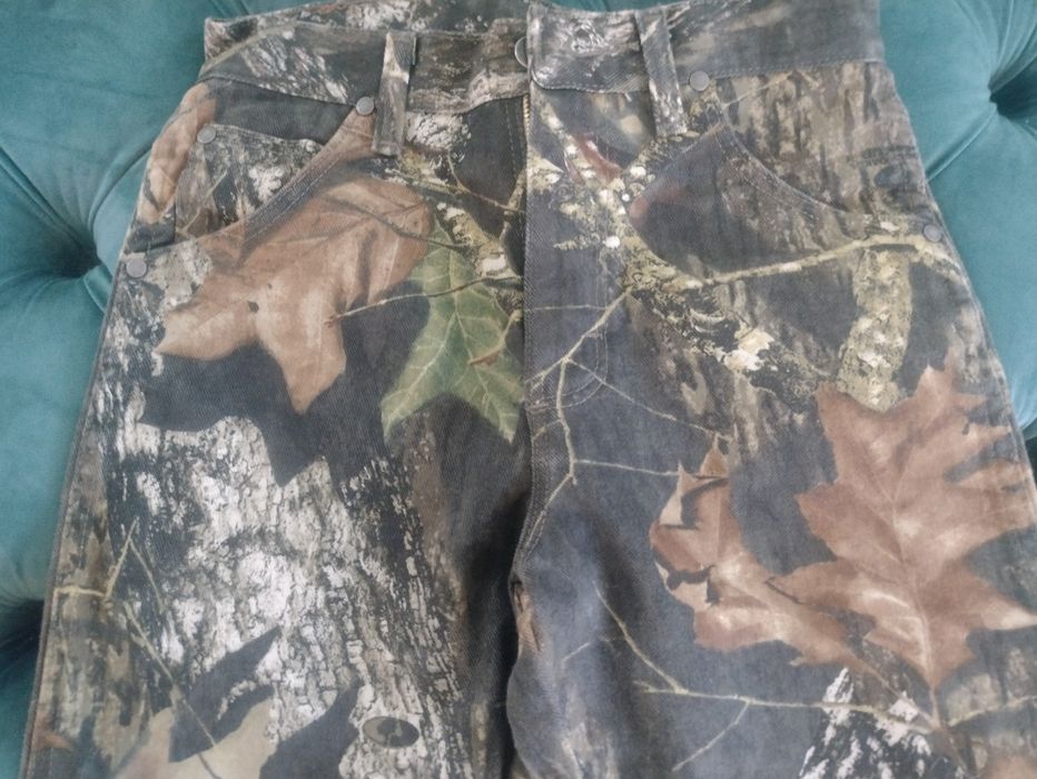 Blugi Wrangler original, noi plus cadou.o pereche