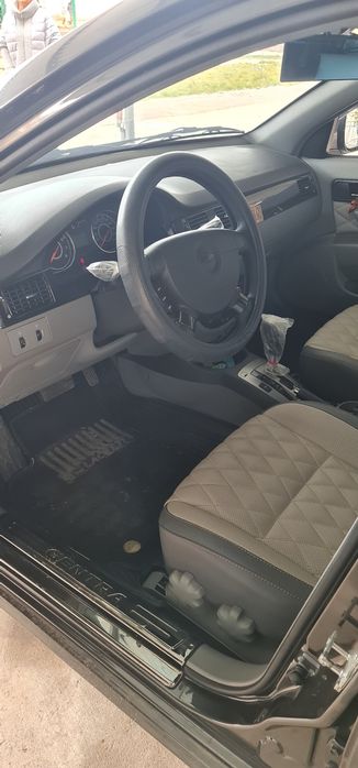 Продам  машину в хорошем состоянии ездить женщина машина  без  проблем