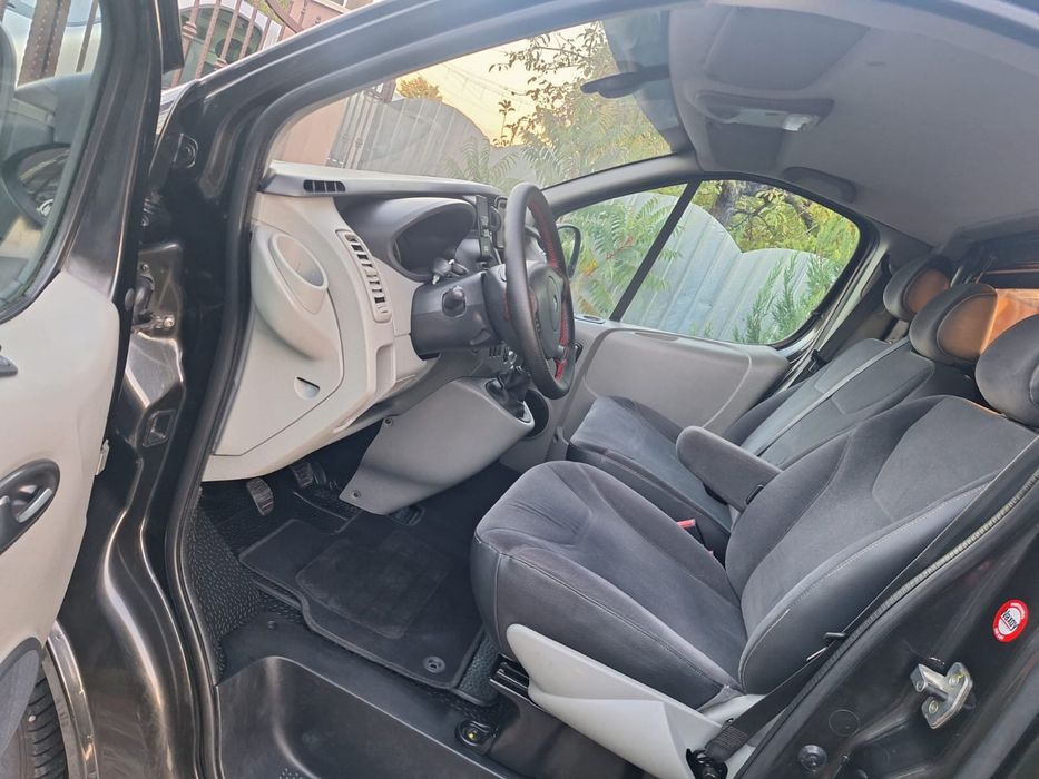 Renault Trafic Black Edition