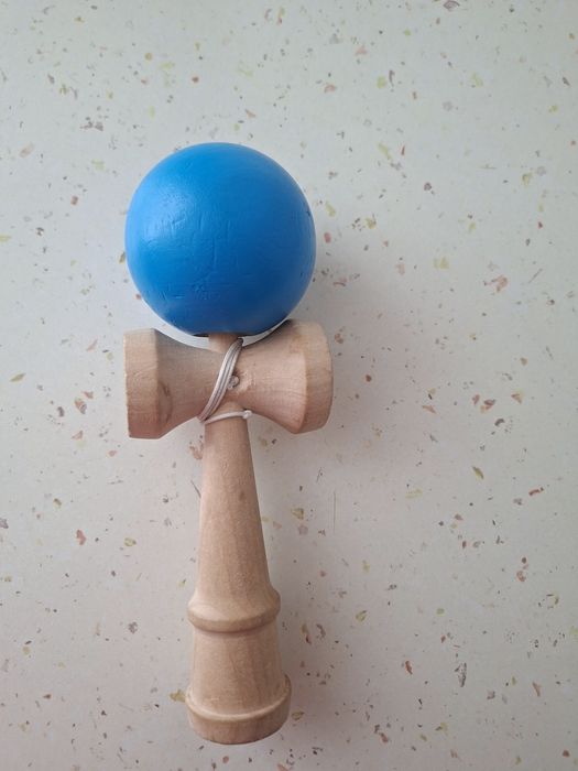 Kendama cu cupe mici