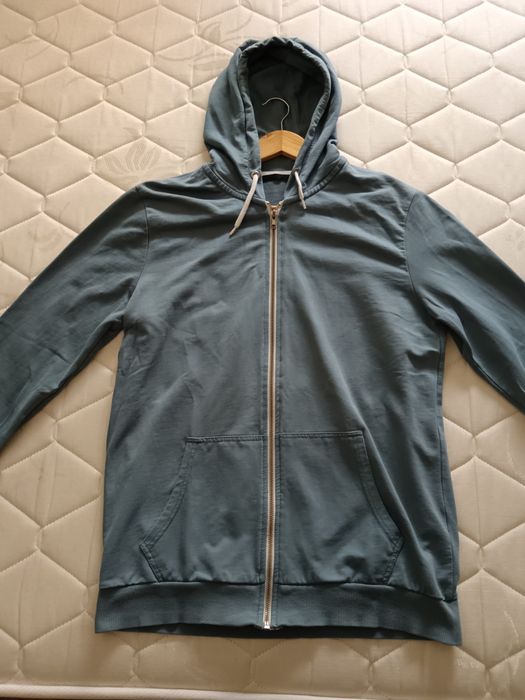 Bluza culoarea albastra