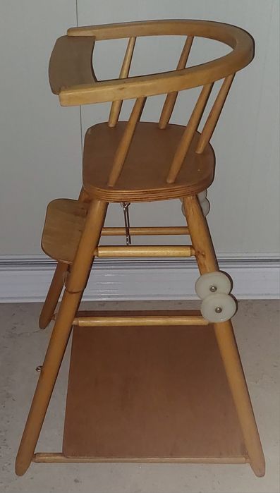 Столче за хранене/столче-масичка на колеца,180лв