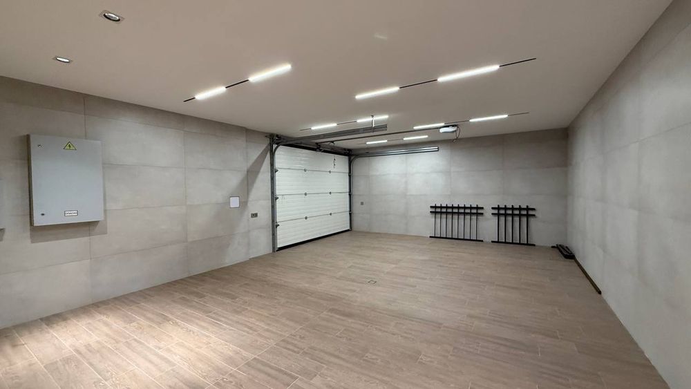 Продается ЕвроДом 4 комнаты, ор-р: Центр Луначарского, 400 м²