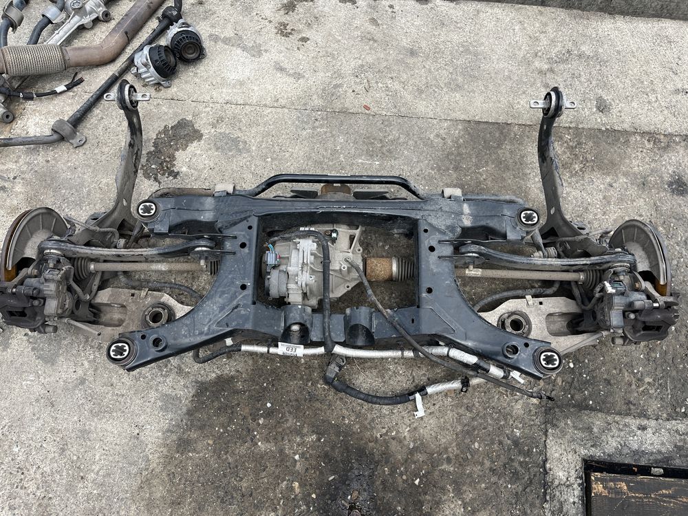 Punte spate / Diferential / Grup / Planetare Ford Kuga 2020 - 2025