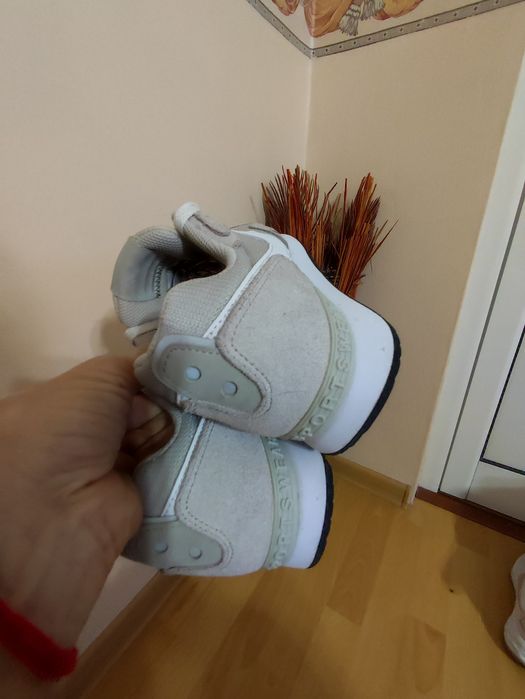 Маратонки nike uk 4 eur 37.5