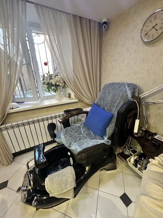 Педикюрное кресло с массажем