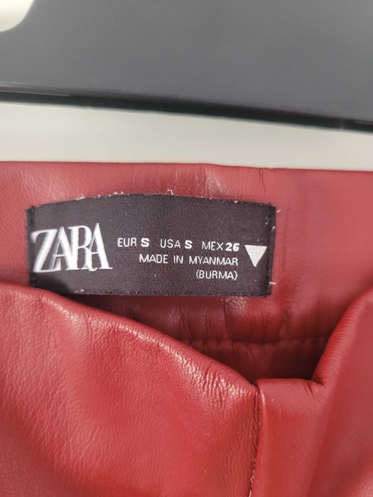 Pantaloni piele imitatie