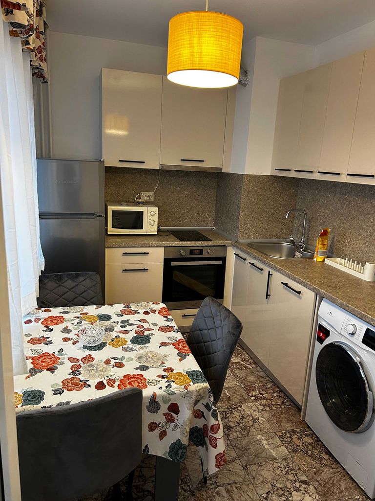 Дава се под наем Двустаен апартамент в София, Център - 64 кв.м за 612 € - Снимка #3