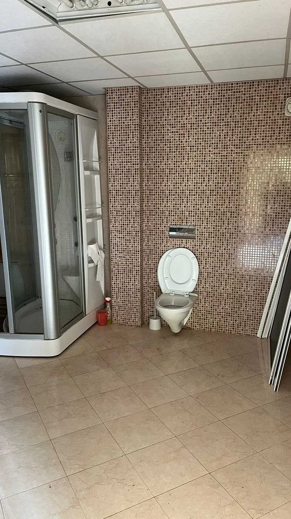 Продава се Многостаен апартамент в Петрич - 230 кв.м за 621 €/кв.м - Снимка #1