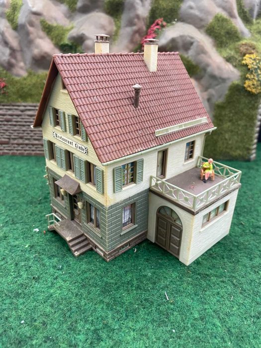 Сгради за макет на влак диорама пост H0 1:87 ЖП моделизъм