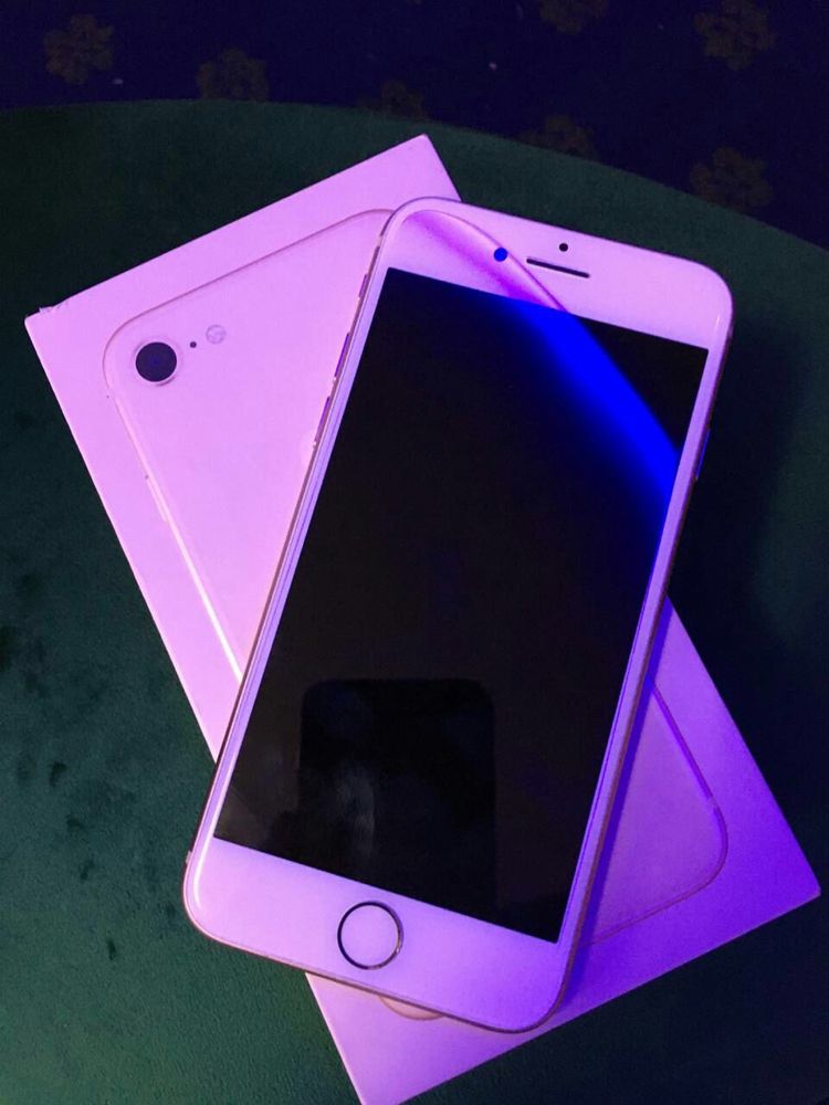 iPhone 8 gold 64gb