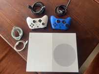 Спешно!!! Xbox one s с волан, мишка и клавиатура!