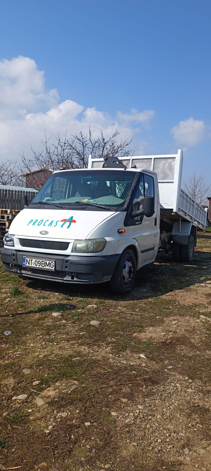 Vand Ford Transit basculabil cu macara