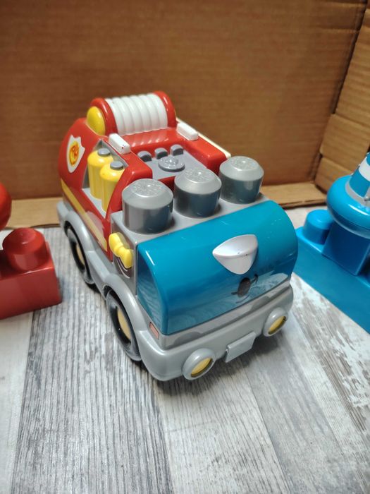 Masinuta copii cu sunete Mega Bloks pompieri