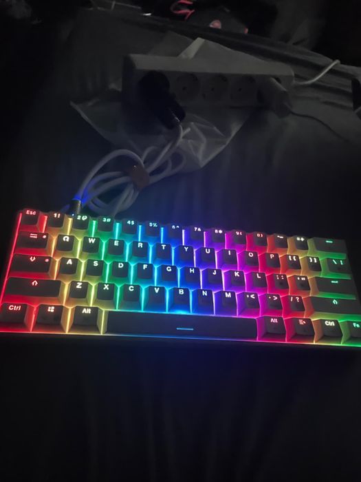 Tastatura qwerty ( nefolosita}