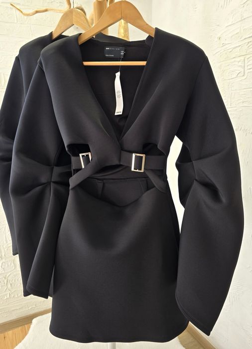 Bella Barnett ASOS нови официални рокли