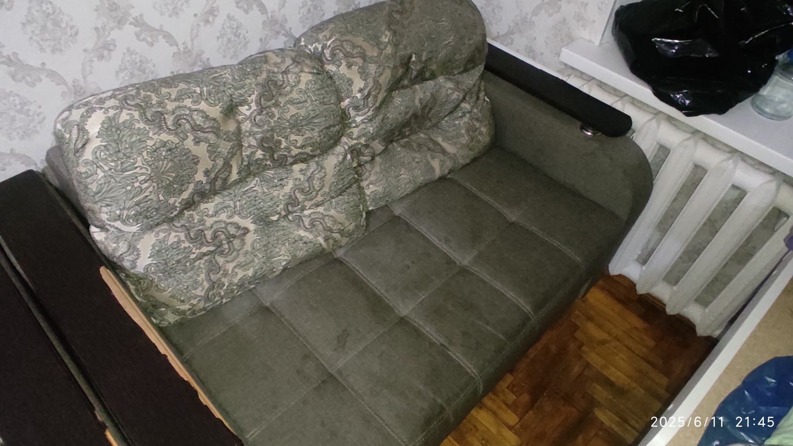 Продам диван и кресло