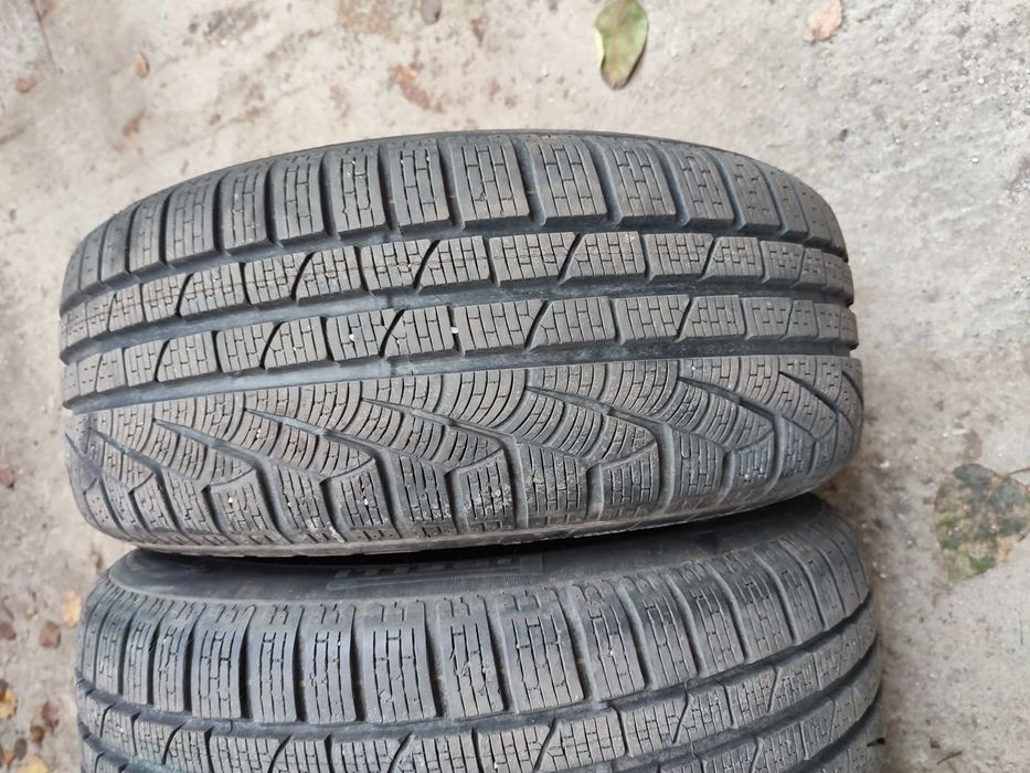 4 бр. 225/50/17 зимни гуми Pirelli