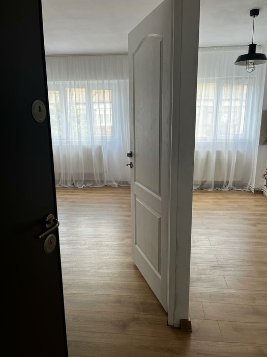 Garsoniera zona Velenta